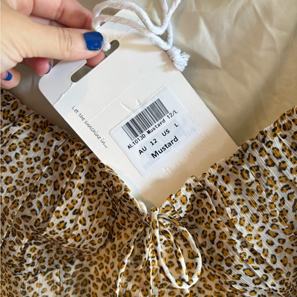 Here comes the sunshine Leopard Print Blouse size L - Picture 5 of 6